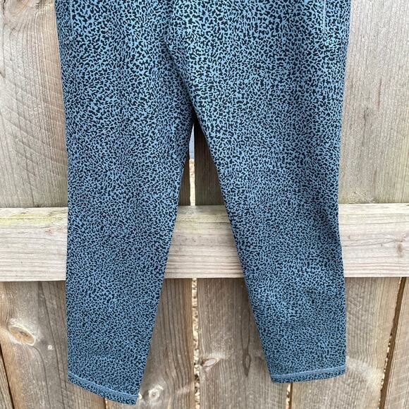 Athleta Salutation Stash II Textured Tight Womens Active Leggings XSP Petite NWT - Picture 4 of 10